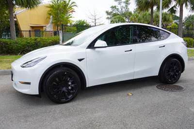 2022 Tesla Model Y Long Range - Photo 8