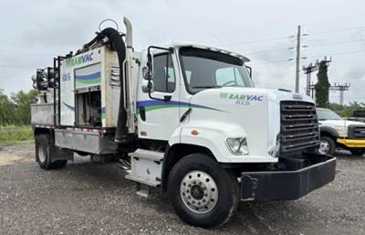2014 FREIGHTLINER 108SD HYDRO EXCAVATION TRUCK, RAMVAC HX6 VACUUM SYSTEM, ROOTS BLOWER