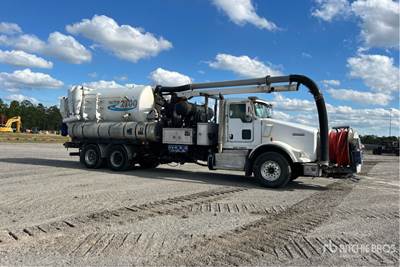 2014 Kenworth T800 Equipped with Vactor 2100 plus Sewer Vac, Cummins Power, Automatic