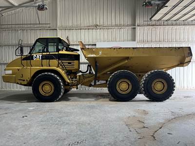 Caterpillar 725 Articulated Truck