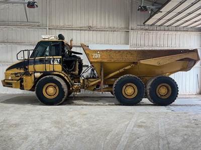 Caterpillar 730 Articulated Truck