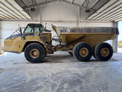 Caterpillar 740 Articulated Truck