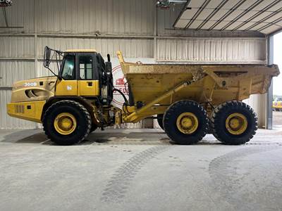 John Deere 300D Articulated Dump Truck