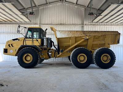 John Deere 400D Articulated Dump Truck