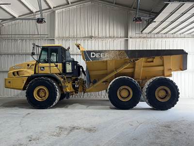 John Deere 400D II Articulated Dump Truck
