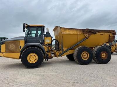 John Deere 460E Articulated Offroad Dump Truck