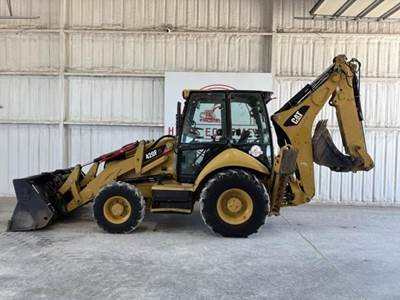 Caterpillar 420F Backhoe