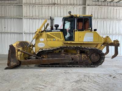Komatsu D65EX-16 Dozer