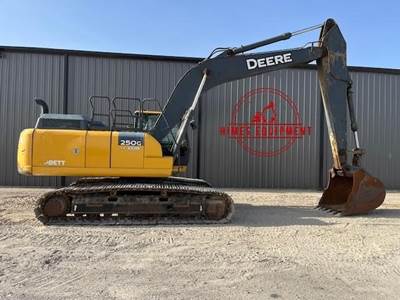 John Deere 250G LC Excavator