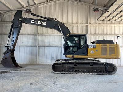 John Deere 250G LC Excavator