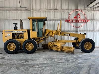 John Deere 770B Motor Grader