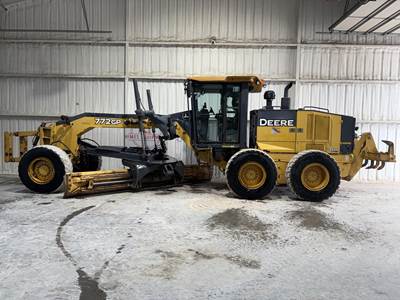 John Deere 772G Motor Grader