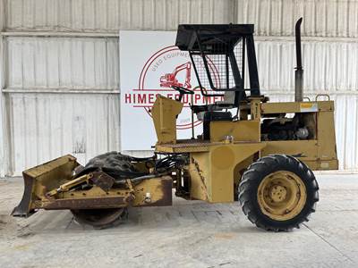 Caterpillar CP323 Padfoot Roller Compactor