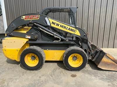 New Holland L225 Skid Steer