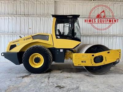BOMAG BW211D-5 Smooth Drum Roller Compactor