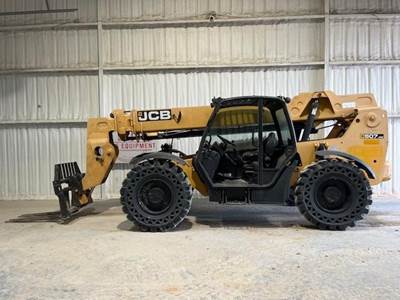 JCB 507-42 Telehandler - 7000lb Capacity, 42ft Lift Height