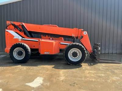 SkyTrak 8042 Telehandler - 8000lb Capacity, 42ft Lift Height