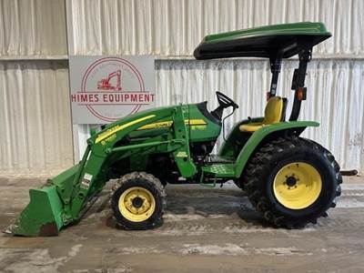 John Deere 3320 Tractor