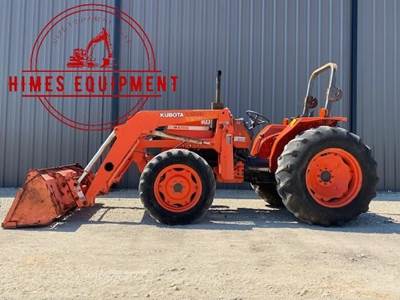 Kubota M4700 Tractor