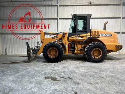 Case 621D Wheel Loader