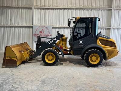 John Deere 204L Wheel Loader