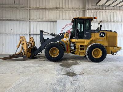 John Deere 624L Wheel Loader