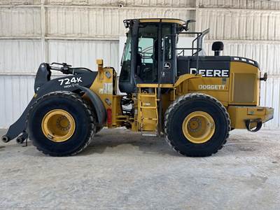 John Deere 724K Wheel Loader