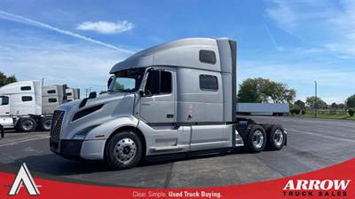2022 Volvo VNL860 Sleeper Semi Truck APU Work Station! New Virgin Tires
