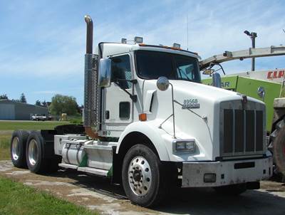 2011 Kenworth T-800 Day Cab Truck
