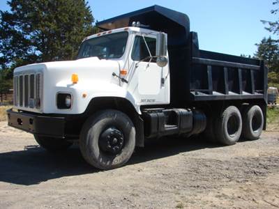 2000 International 2674 4X6 10 Yard Dump Truck