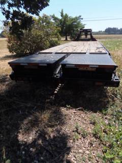 2017  MAXX-D 32’x102” GN Lo-Pro Flatbed Trailer