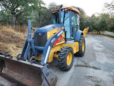 John Deere 410L Backhoe