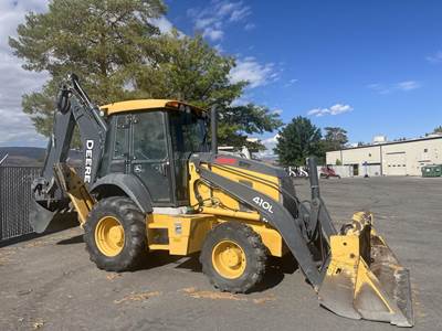 John Deere 410L Backhoe