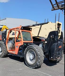 JLG 1055 Telehandler - 10000lb Capacity, 55ft Lift Height
