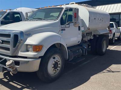 Ford F-750 Water Truck - Cummins 200HP, Automatic