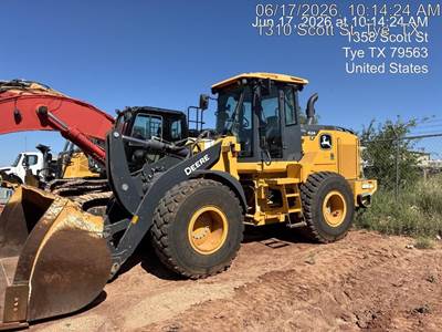 John Deere 624 P-Tier Wheel Loader