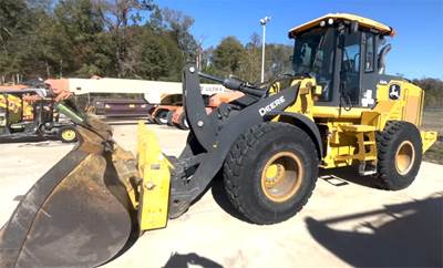 John Deere 624L Wheel Loader