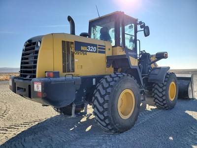 Komatsu WA320 Wheel Loader