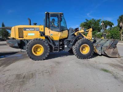 Komatsu WA320-7 Wheel Loader