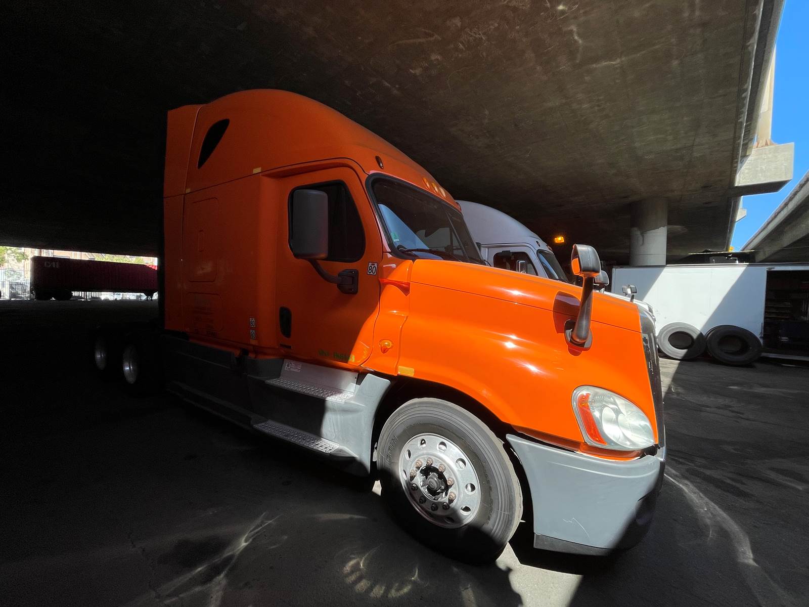 2013 Freightliner Cascadia Evolution Sleeper Semi Truck For Sale