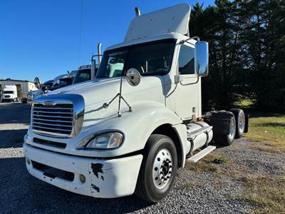 Freightliner Columbia 112 Day Cab Truck - Detroit 430HP, 10 Speed Manual