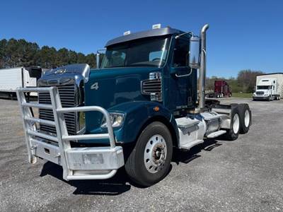 Freightliner Coronado 122 SD Day Cab Truck - Detroit 468HP, 10 Speed Automatic