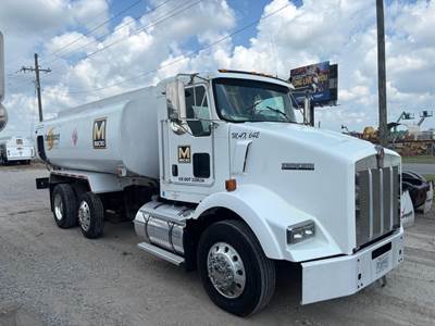 Kenworth T800 Gasoline / Fuel Truck - Caterpillar