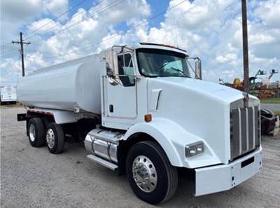 Kenworth T800 Gasoline / Fuel Truck - Caterpillar