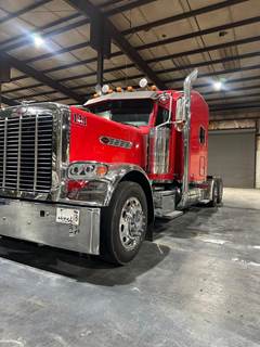 Peterbilt 389 Sleeper Semi Truck