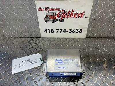 Bendix K098916R000 ABS Control Module for a 2015 Kenworth T800