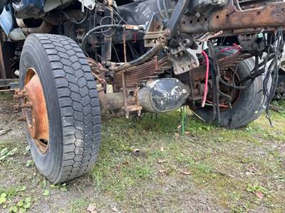 Marmon-Herrington MT14 Front Axle Assembly for a 2006 Freightliner M2 112 Heavy Duty