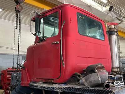 Mack DMM6906E Cab Assembly