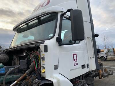 Volvo VNL Cab Assembly