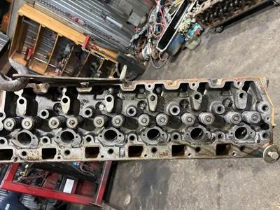 International DT466 Cylinder Head